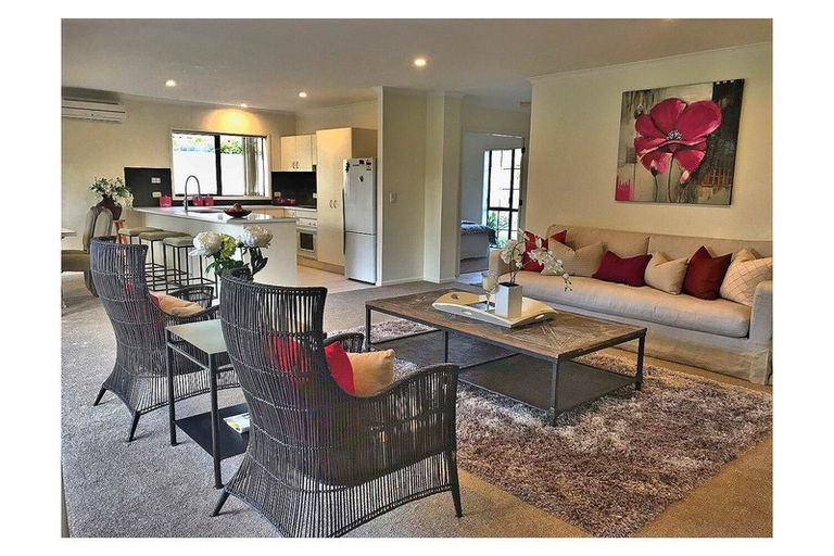 Photo of property in 237 Kilkenny Drive, East Tamaki Heights, Auckland, 2016