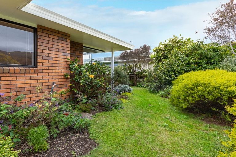 Photo of property in 2 Kanawa Street, Waikanae, 5036