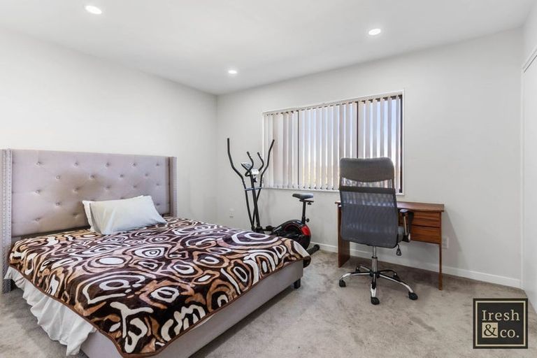 Photo of property in 12 Kohuora Lane, Papatoetoe, Auckland, 2025