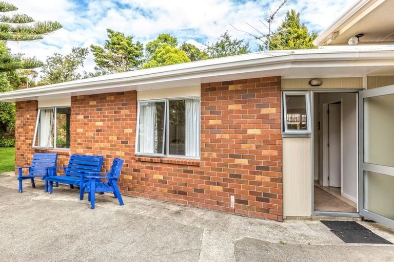 Photo of property in 15 Valley Road, Waiuku, 2123