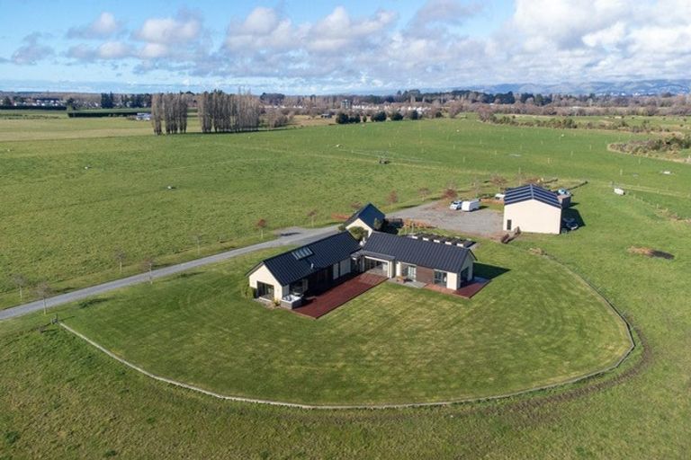Photo of property in 585 Coutts Island Road, Coutts Island, Christchurch, 7670