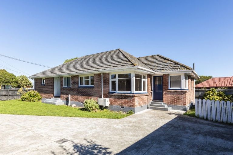Photo of property in 12 Aorangi Road, Bryndwr, Christchurch, 8053