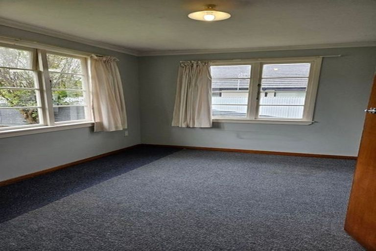 Photo of property in 32 Pitama Road, Awapuni, Palmerston North, 4412