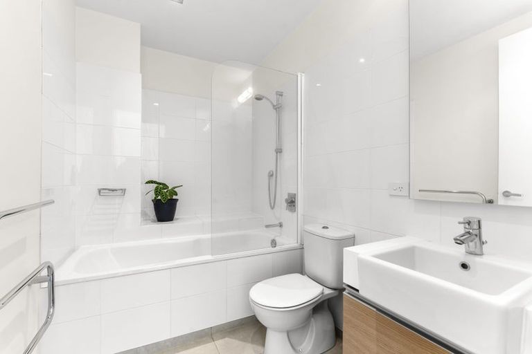 Photo of property in 22 Liardet Apartments, 303/22 Liardet Street, New Plymouth, 4310