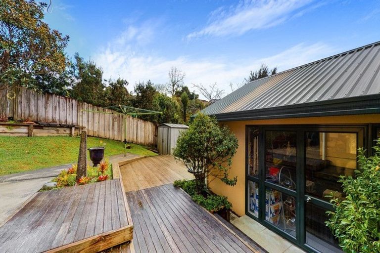 Photo of property in 31 De Val Drive, Titirangi, Auckland, 0604