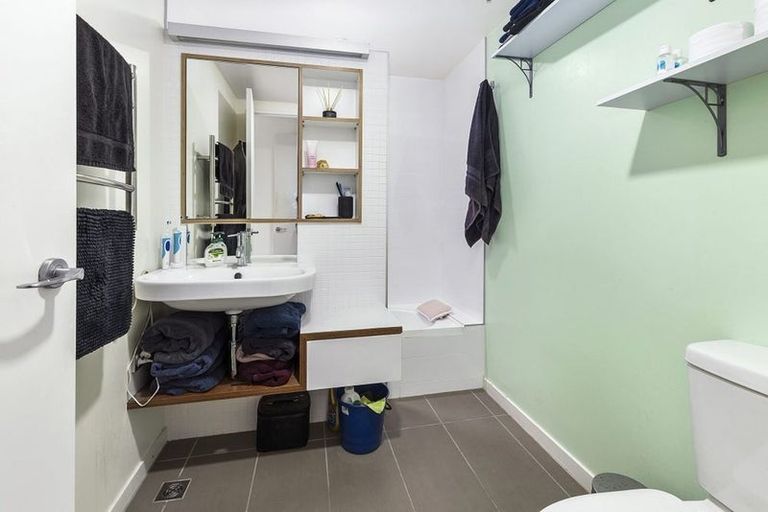 Photo of property in Piermont Apartments, 3b/82 Cable Street, Te Aro, Wellington, 6011