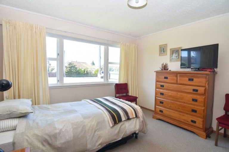 Photo of property in 10-12 Mckenzie Terrace, Carterton, 5713