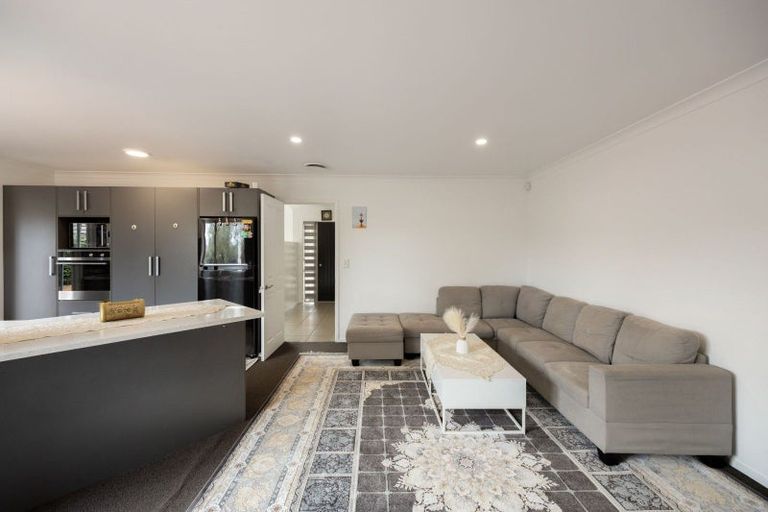 Photo of property in 5 Compton Grove, Huntington, Hamilton, 3210