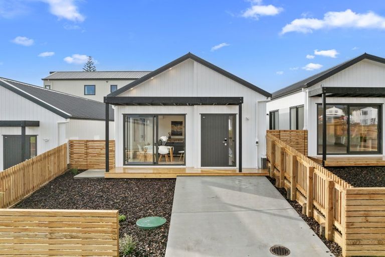 Photo of property in 7b Kotiu Place, Massey, 0614