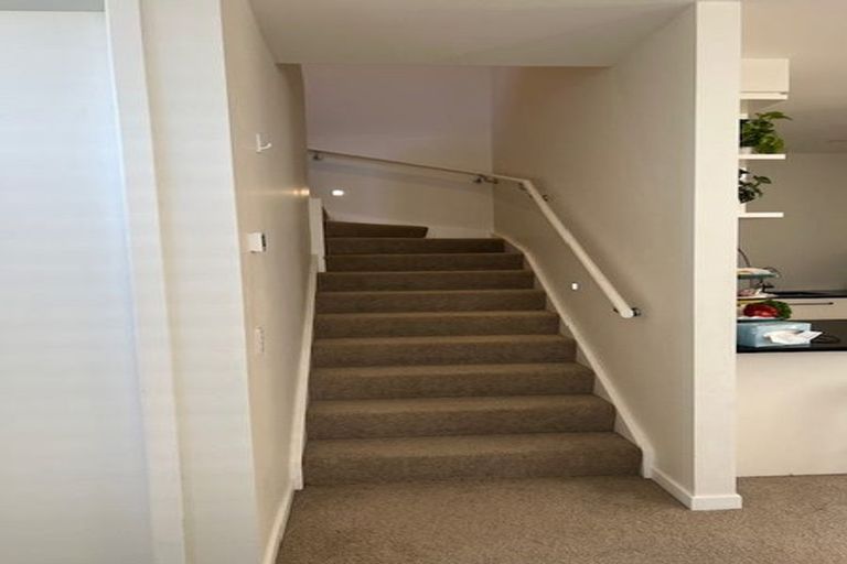 Photo of property in 6 Glide Lane, Whitby, Porirua, 5024