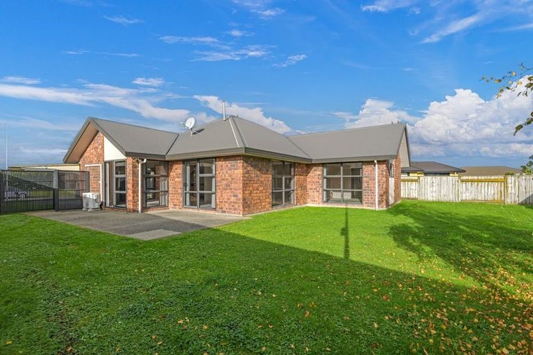 Photo of property in 8 Geneva Terrace, Kelvin Grove, Palmerston North, 4414