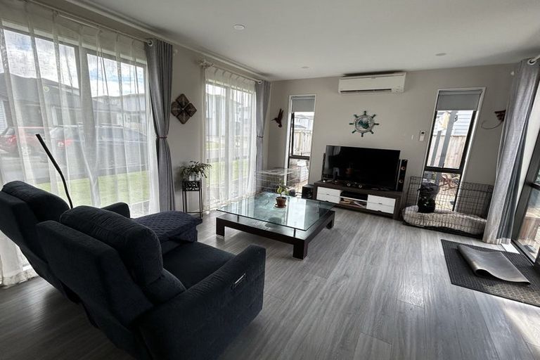 Photo of property in 4 St Claire Road, Silverdale, 0932