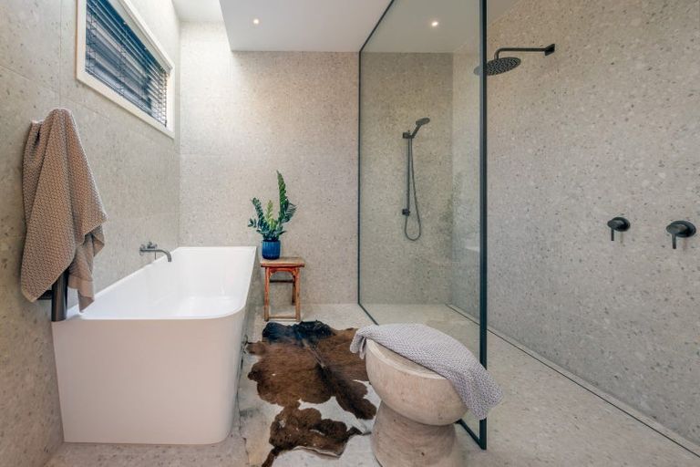 Photo of property in 17 Kapuka Lane, Wanaka, 9305