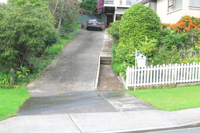 Photo of property in 7 Pohutukawa Avenue, Red Beach, 0932