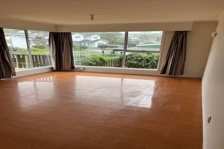 Photo of property in 17 Salamanca Road, Sunnynook, Auckland, 0620