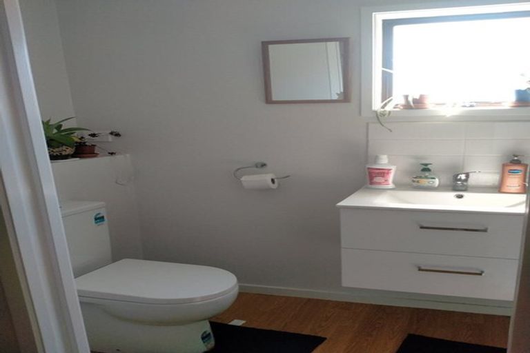 Photo of property in 42 Hassan Drive, Massey, Auckland, 0614