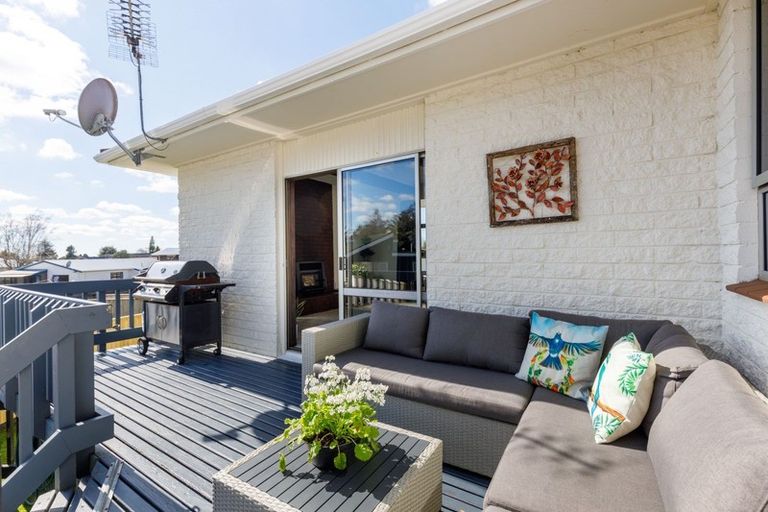 Photo of property in 15 Tainui Terrace, Inglewood, 4330