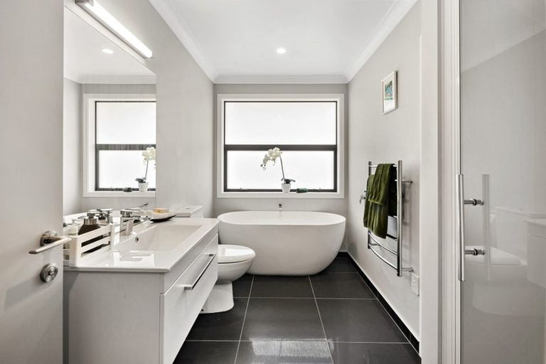 Photo of property in 1 Makomako Road, Brooklyn, Wellington, 6021