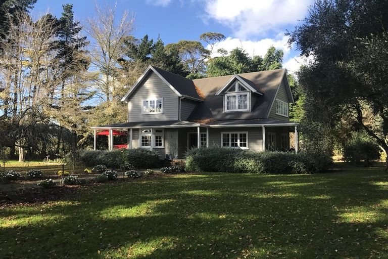 Photo of property in 10 Old Pine Valley Road, Dairy Flat, Silverdale, 0992