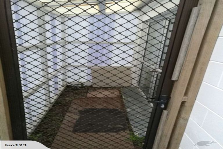 Photo of property in 35 Malmo Place, Massey, Auckland, 0614