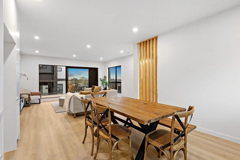 Photo of property in 24 Milenio Crescent, Windsor Park, Auckland, 0632