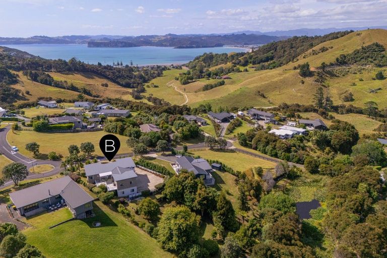 Photo of property in 16 Ohuka Place, Whitianga, 3510