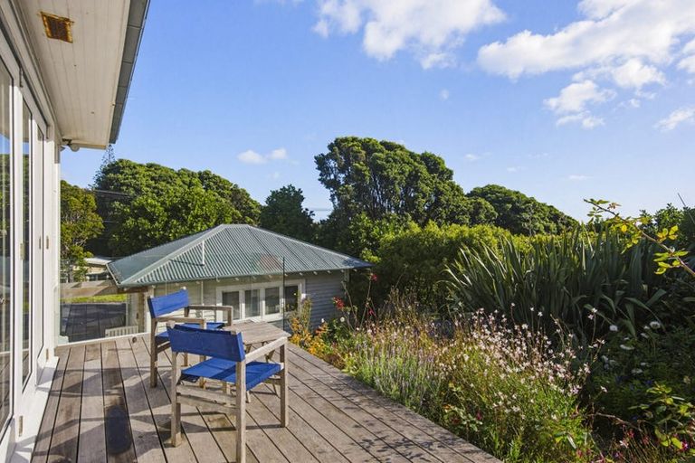 Photo of property in 7 Tangahoe Street, Paekakariki, 5034