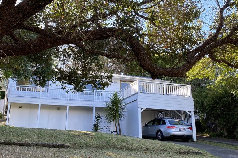 Photo of property in 74 Travis View Drive, Fairview Heights, Auckland, 0632