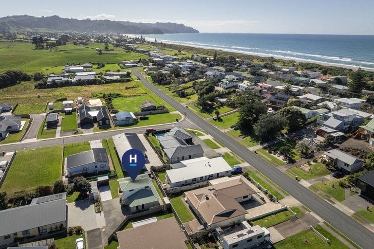 Photo of property in 6a Surfers Avenue, Waihi Beach, 3611