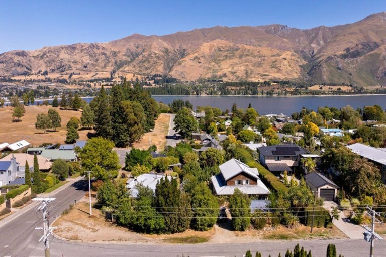 Photo of property in 6 Matai Road, Wanaka, 9305