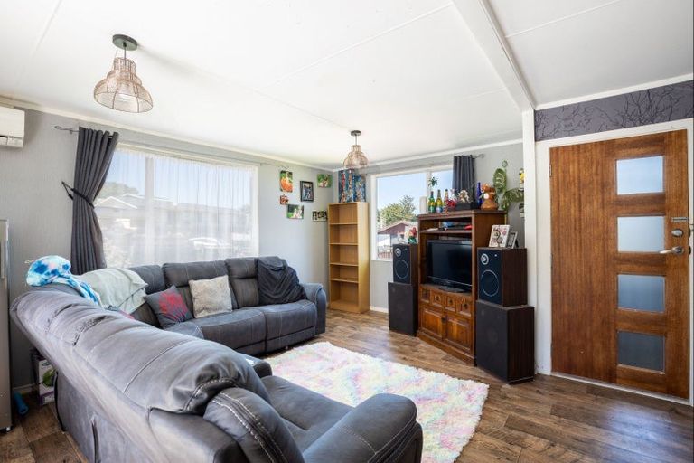 Photo of property in 15 Tahurangi Place, Spotswood, New Plymouth, 4310