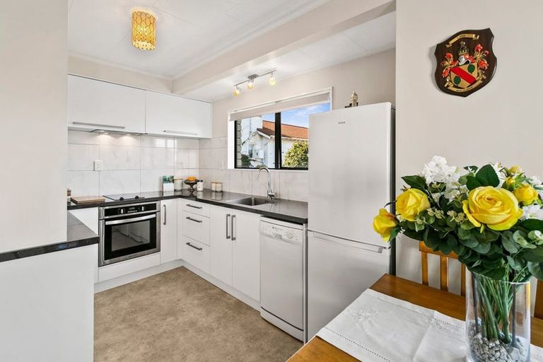 Photo of property in 76a Tukapa Street, Westown, New Plymouth, 4310