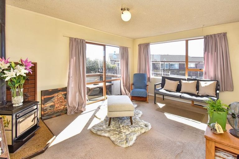 Photo of property in 55 Catkin Crescent, Papatoetoe, Auckland, 2025