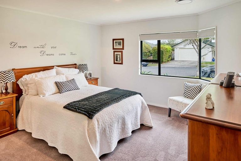 Photo of property in 19 Samwell Drive, Whitby, Porirua, 5024