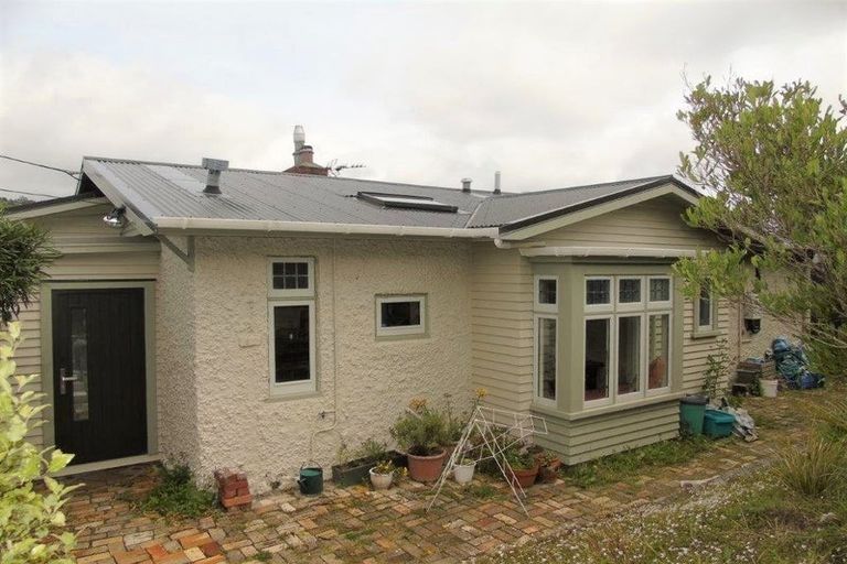 Photo of property in 12 Harland Street, Brooklyn, Wellington, 6021