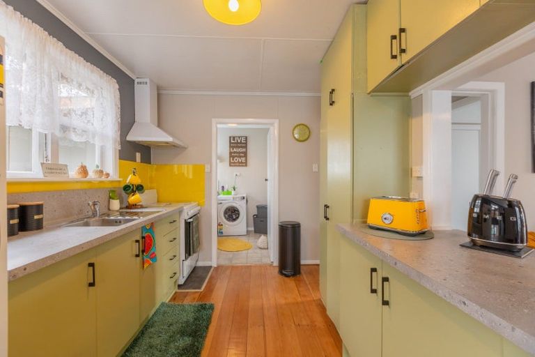 Photo of property in 6 Churchill Street, Waipukurau, 4200