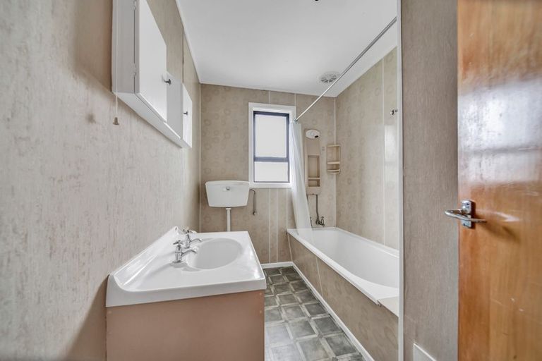 Photo of property in 21 Pacey Avenue, Hawera, 4610