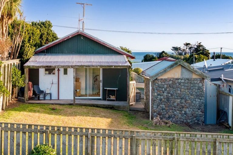 Photo of property in 10 Hira Street, Ohawe, Hawera, 4671