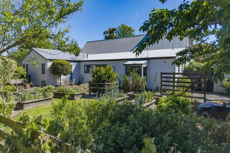 Photo of property in 2195 Old West Coast Road, Kirwee, Christchurch, 7671