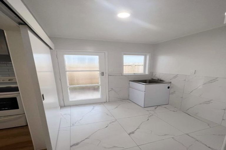 Photo of property in 82 Muir Avenue, Mangere Bridge, Auckland, 2022