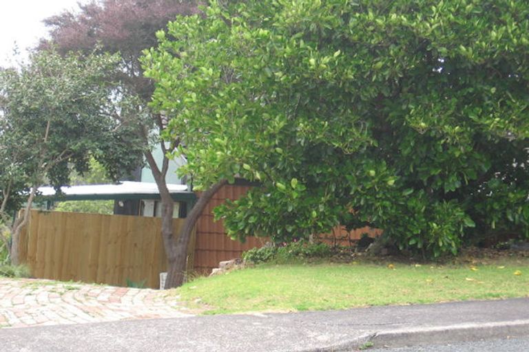 Photo of property in 17 Glenwood Avenue, Birkenhead, Auckland, 0626
