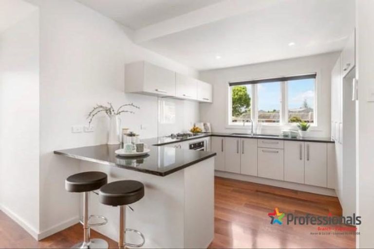 Photo of property in 2/117 Great South Road, Manurewa, Auckland, 2102