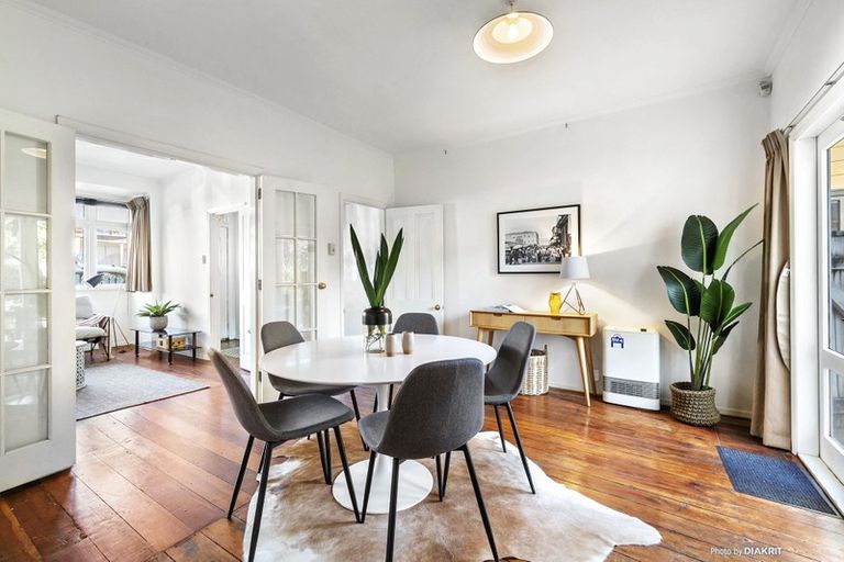 Photo of property in 15 Green Street, Newtown, Wellington, 6021