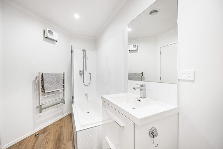 Photo of property in 19 Karauria Lane, Orewa, 0931