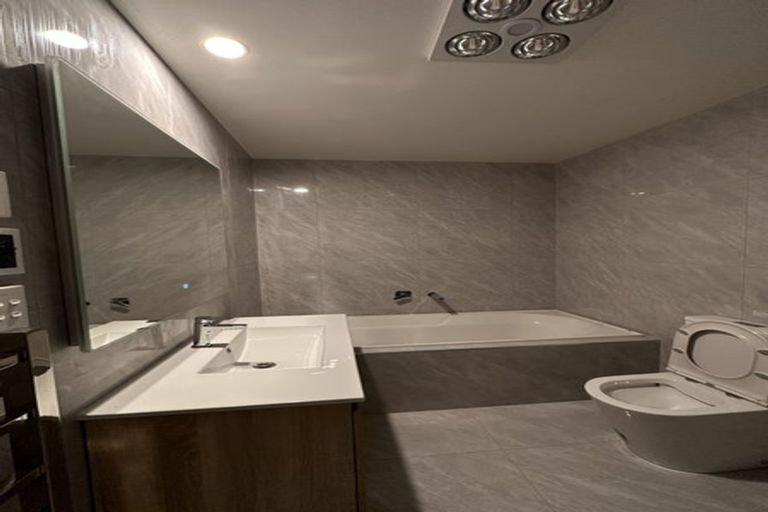 Photo of property in 20 Edwards Avenue, Henderson, Auckland, 0610