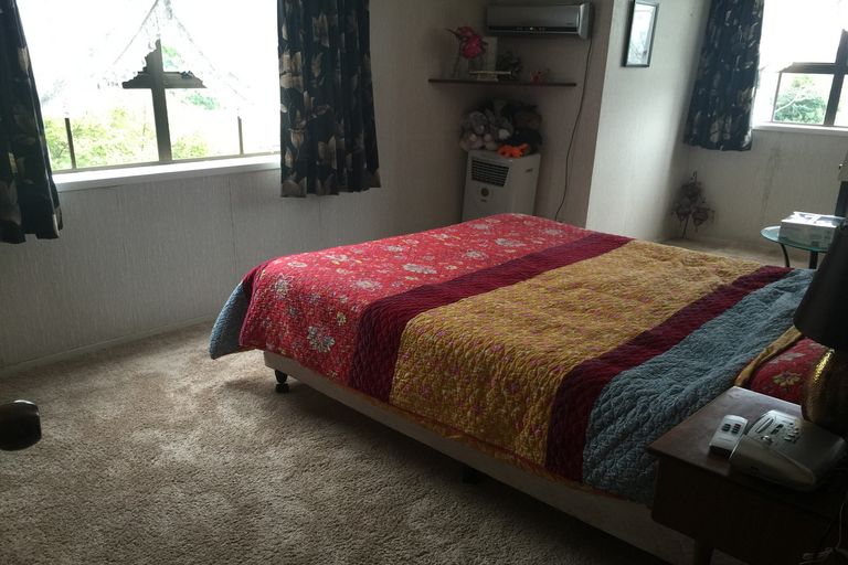 Photo of property in 1/47 Edmonton Road, Henderson, Auckland, 0612