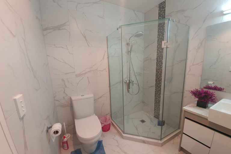 Photo of property in 2 Cooladawson Drive, Flat Bush, Auckland, 2019