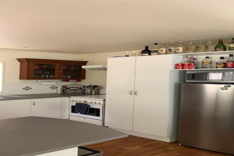 Photo of property in 1/66 Seaview Road, Glenfield, Auckland, 0629