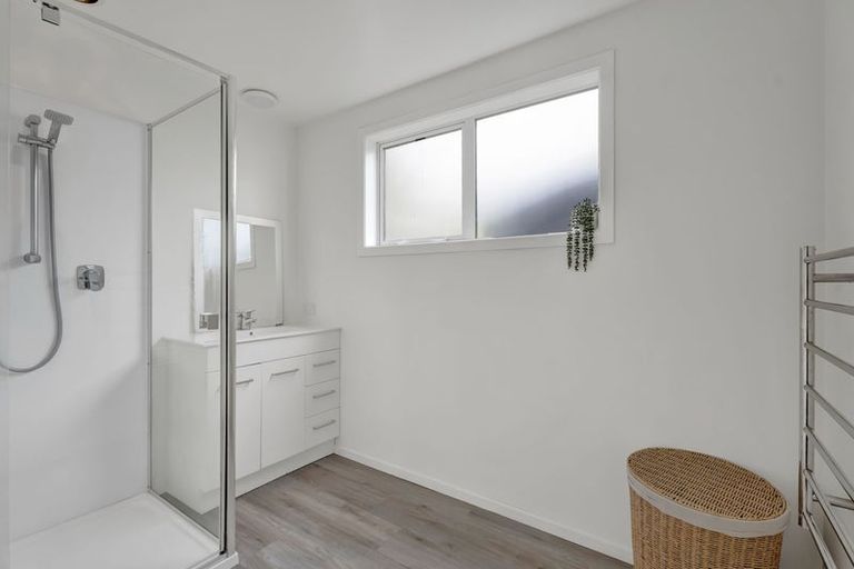 Photo of property in 15e Rospeath Crescent, Spotswood, New Plymouth, 4310
