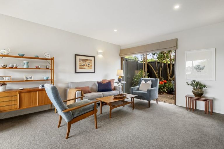 Photo of property in 2/63a Norwood Road, Bayswater, Auckland, 0622